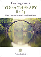 Libro-Bergamaschi-Yoga-Therapy